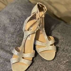 Nina Strappy Embellished Evening Sandals size 8 1/2 silver.    Brand new